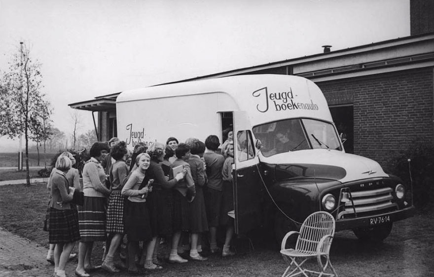 Before Amazon, We Had Bookmobiles 15+ Rare Photos Of Libraries-On-Wheels - An Impatient Queue For A Dutch Bookmobile