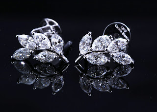 Diamond Jewellery UK, Diamond Earrings , Diamond Hoop Earrings , Diamond Necklace , 1 Carat Diamond Necklace , 1 Carat Diamond earrings, Solitaire Diamond Necklace , Diamond By The Yard Necklace ,