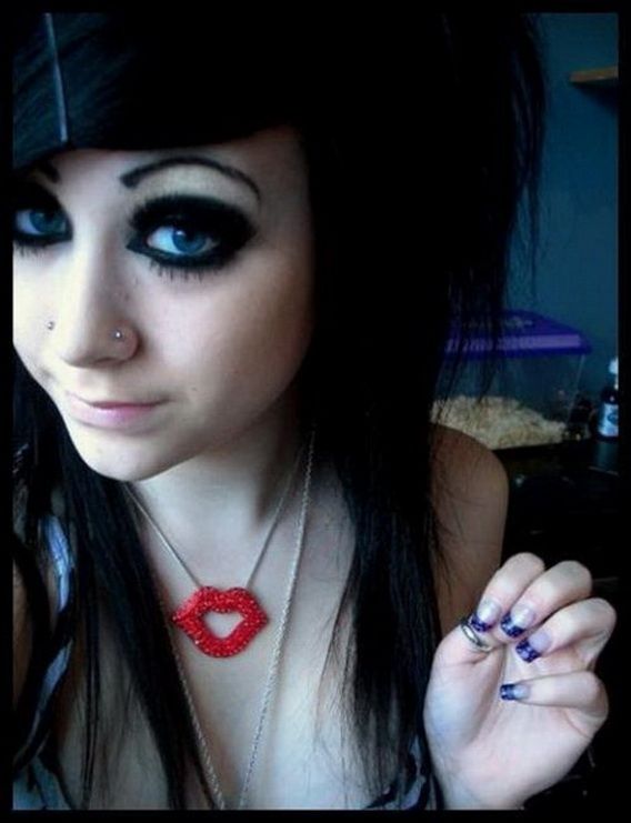 emo girl makeup