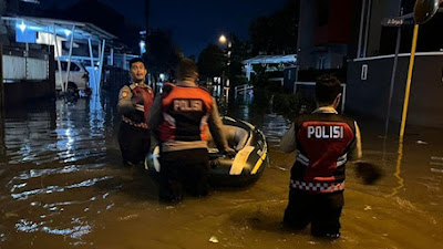 Sejumlah Ruas Jalan dan Pemukiman di Tangsel Terendam Banjir