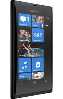 harga ponsel Nokia Lumia 800