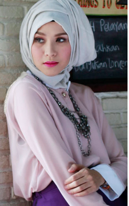 Inspirasi Fashion Style Cantik Ala Zaskia Adya Mecca 