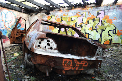 Dépôt de train abandonné Berlin - voiture brûlée