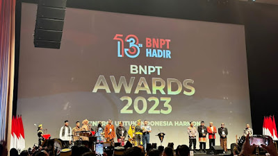 Gubernur Sulawesi Tengah Menerima Penghargaan BNPT Awards 2023