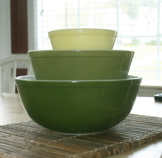 green Pyrex bowl