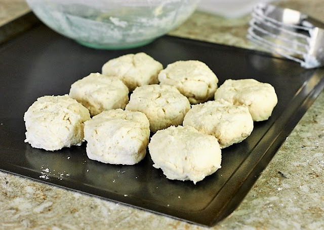 How to Make Fluffy Buttermilk Biscuits Image