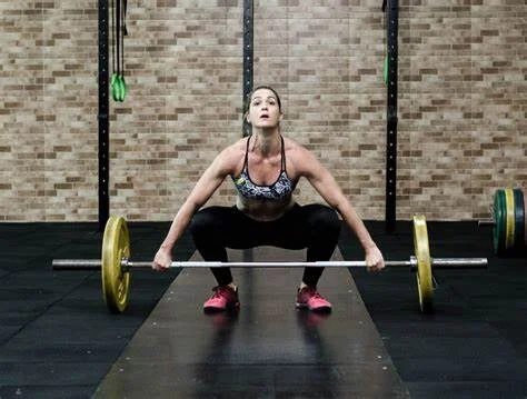 woman lifting weights