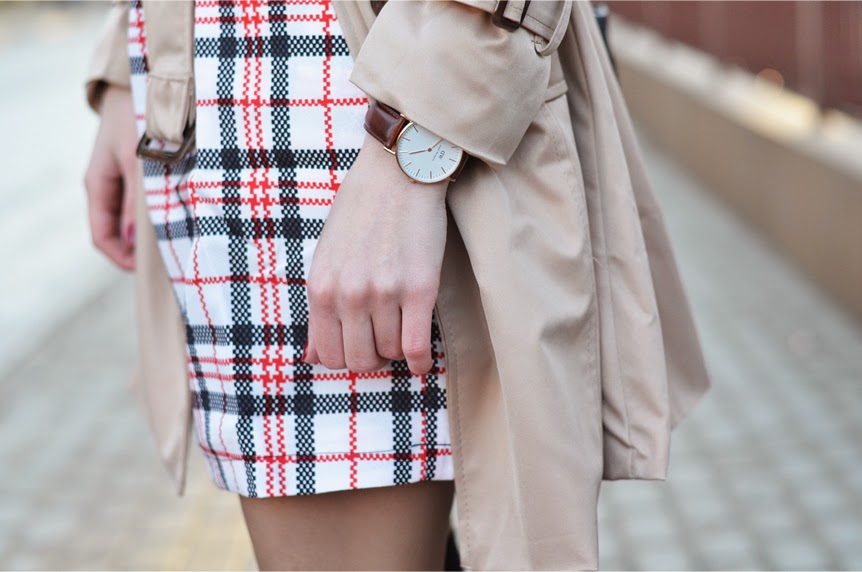 TARTAN DRESS, BEIGE TRENCH COAT & HUNTER WELLINGTONS