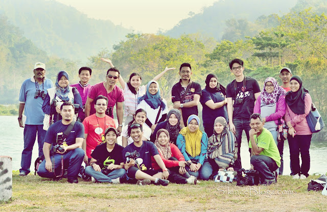 group photo birding activity