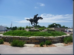 Marysville - City statue in downtown (2)