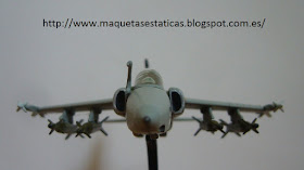 avión en miniatura marca Italeri 1/100 AMX International Ghibli