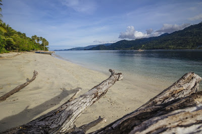 Cantiknya Pulau Diyonumo Gorontalo Utara