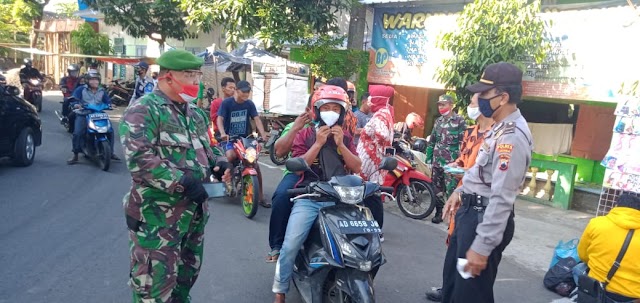 OPERASI MASKER DI PASAR GAWOK DISIPLINKAN WARGA GATAK JELANG NEW NORMAL