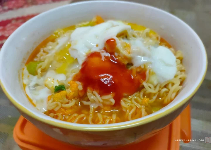 Buka Puasa Mee Maggie Bertelur Bersos