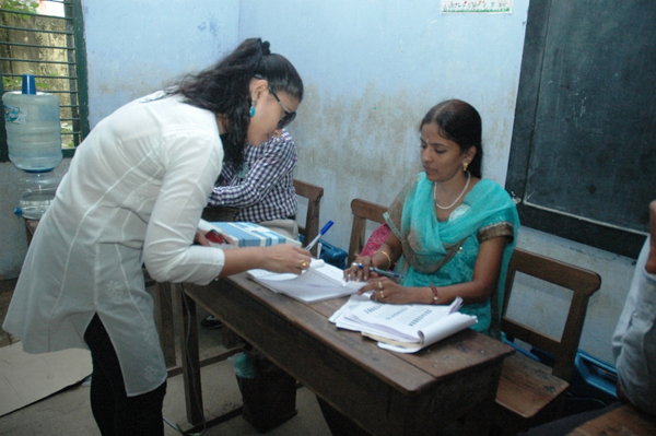 snehaprasanna cast their votes @ chennai mayor election 2011 unseen pics