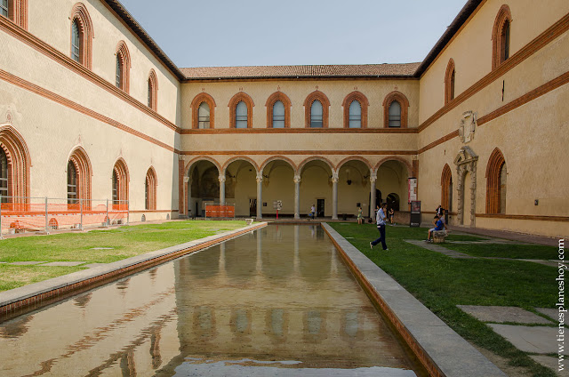 Castillo Sforzesco visitar viaje Italia Milan