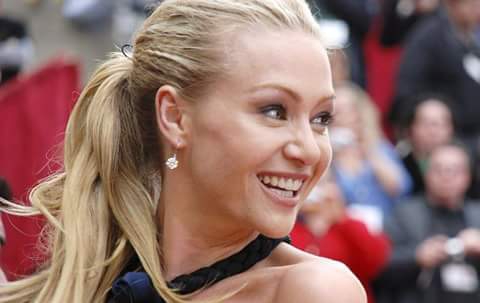 Portia De Rossi Beautiful Dp Images for whatsapp, Instagram, Pinterest, Facebook