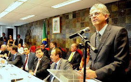 RC diz que antecipou pauta de reunião com Dilma e alfineta PSDB: 'apostam no quanto pior, melhor'