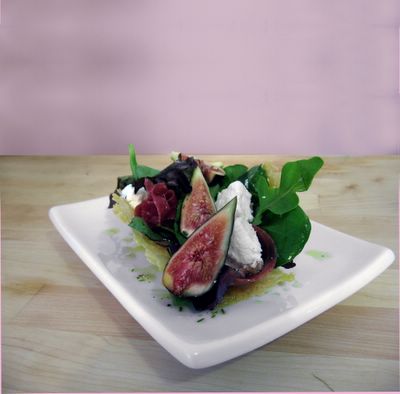 eat | fig, prosciutto + goat cheese salad with citrus vinaigrette