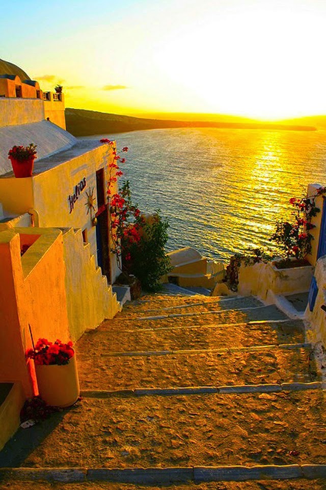 Santorini, Greece | 10 Places to See Beautiful Sunset Around The World