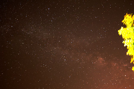 Milky Way as seen from Comfort Inn parking lot in this 60 seconds, 14mm DSLR image  (Source: Palmia Observatory)