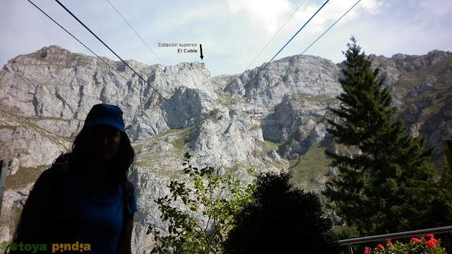 Ruta a Peña Vieja desde la Estación del Cable en Fuente Dé, en Picos de Europa.