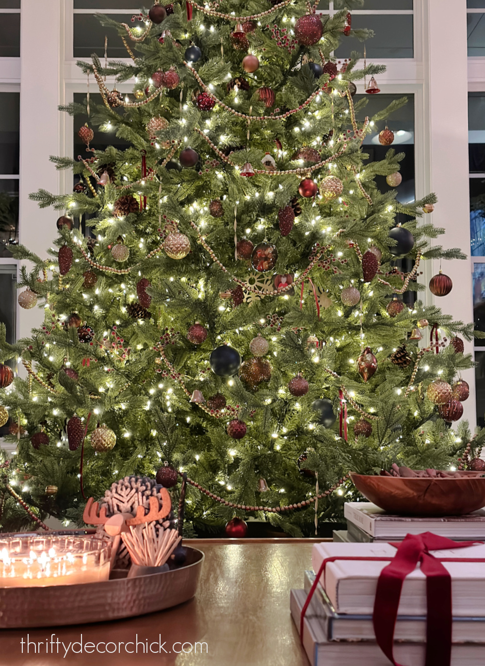 درخت کریسمس با پایه گسترده
