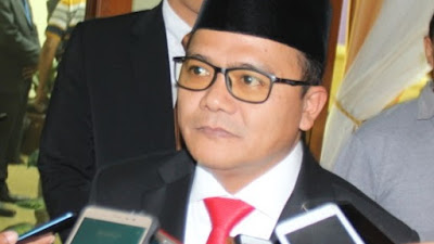Ketua DPRD Kabupaten Tangerang H Kholid Ismail bantu Ponpes Roudlotul Jannah di Desa Kampung Melayu Barat