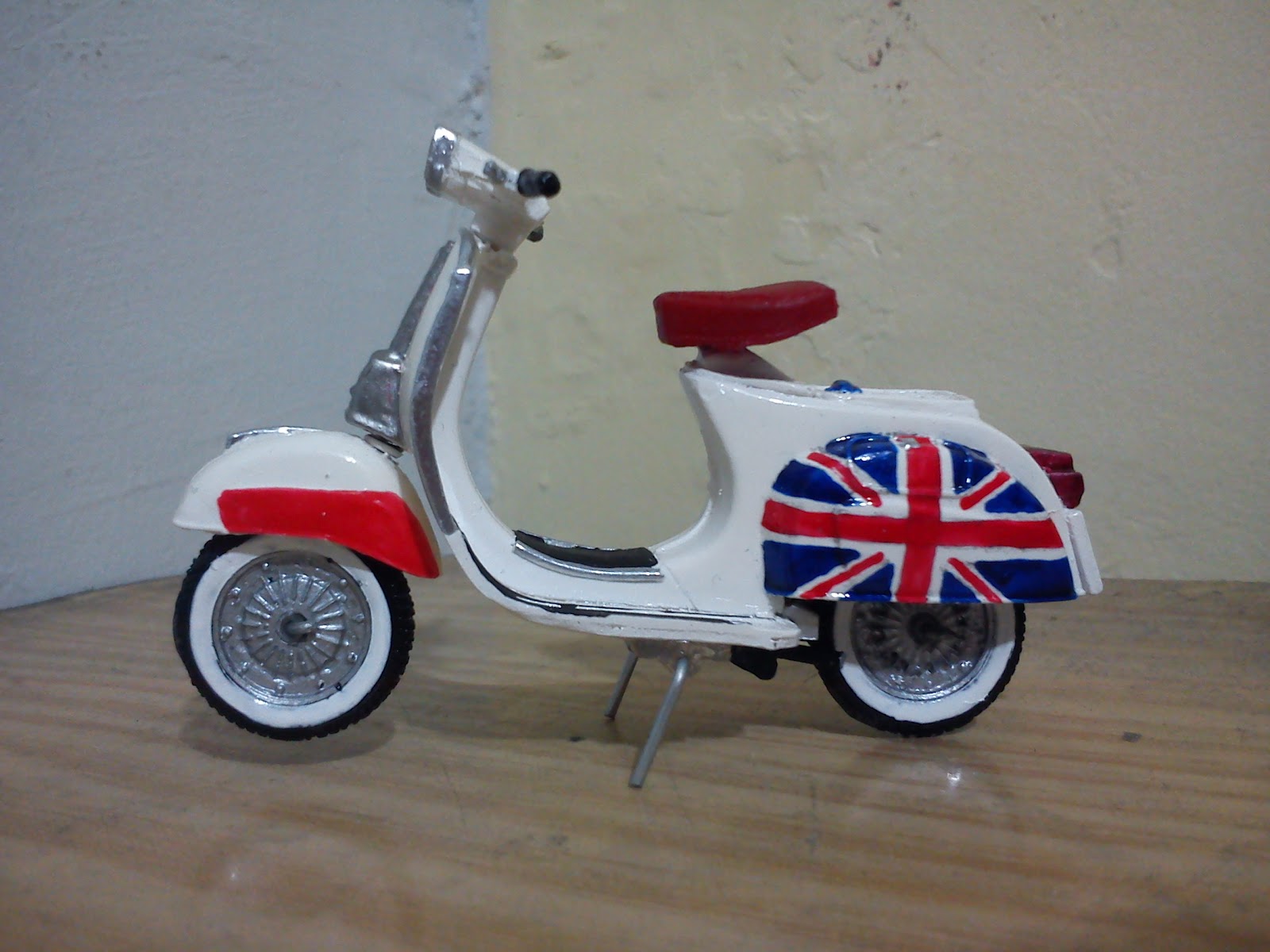 Miniatur Vespa Murah Skala 118