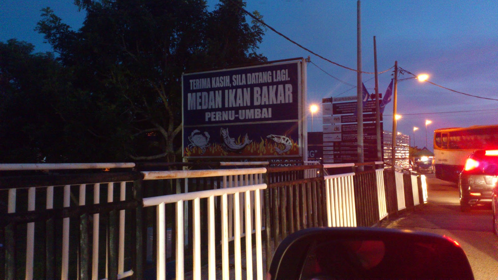 Sekadar ingin berkongsi : ikan bakar Umbai, Melaka