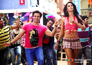 Appy Budday Video Song,Mallika Sherawat dance with Vivek Oberoi