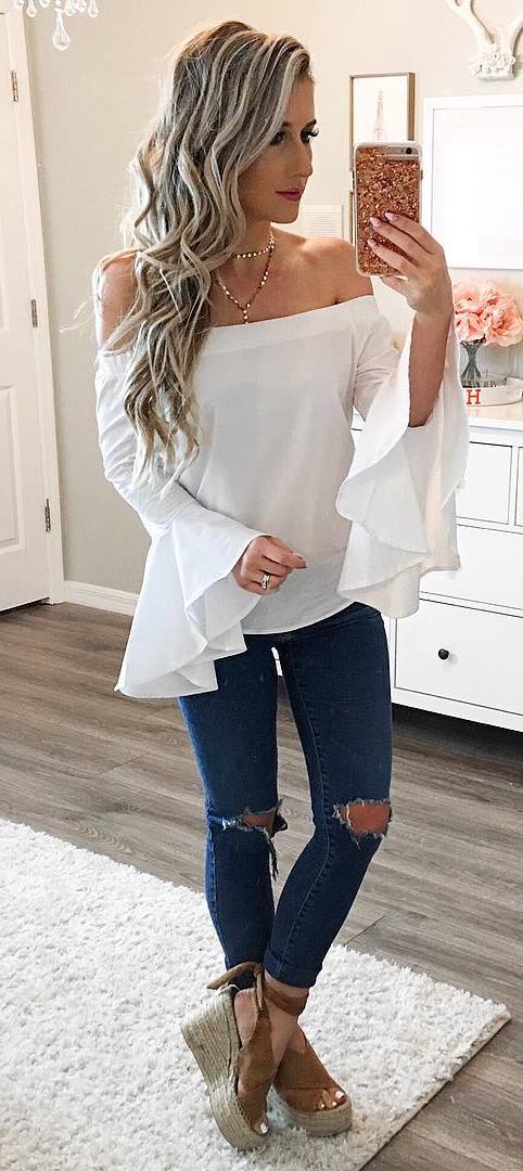 perfect outfit: white top + rips