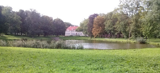 Okolice Środy Wlkp. - pałac i park we wsi Gułtowy