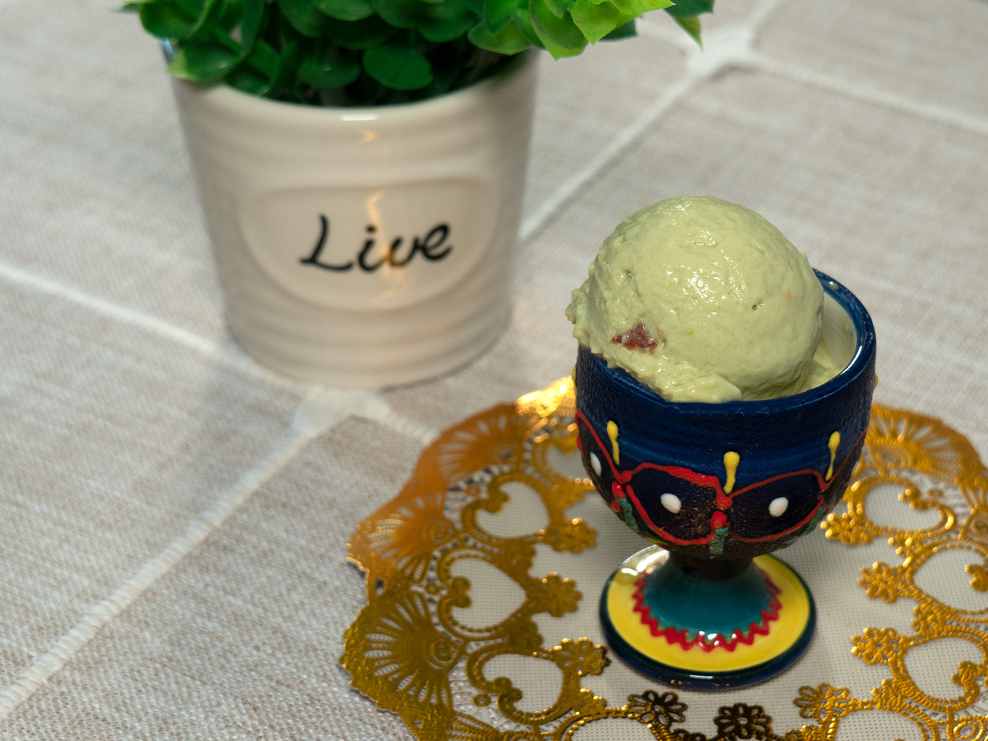 灰色大理石桌上美味的开心果冰淇淋 库存图片. 图片 包括有 猕猴桃, 绿色, 勺子, 可口, 对象, 快餐 - 158499061
