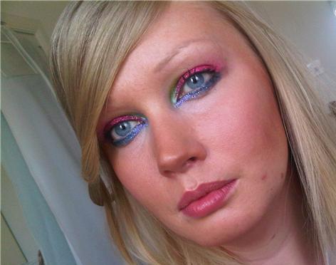 kesha glitter eye makeup. blue eye makeup and it#39;s