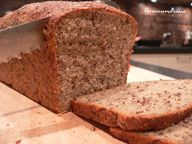 Rezept Kohlenhydratarmes Brot selber backen (von Low Carb Diaet und ketogener Ernaehrung)