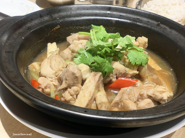 Simmered Chicken with Yam in Jasmine Tea Sauce