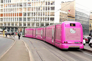 Hello Kitty tramvay, toplu tasima araci