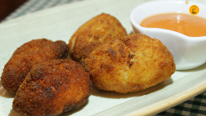 Croquetas de jamón ibérico y carabineros (1.50€ por unidad) taberna Triana Madrid