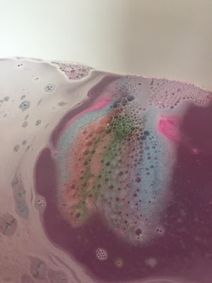 Lush - Granny Takes A Dip Bath Bomb