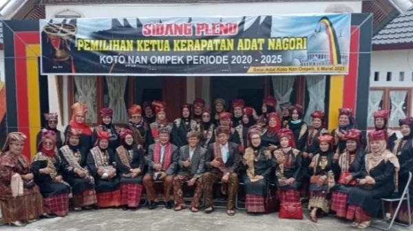 Datuak Pangulu Rajo Nan Hitam Terpilih Sebagai Ketua KAN Koto Nan Ompek Periode 2020-2025