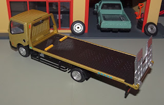 TOMICA LIMITED VINTAGE gold flatbed