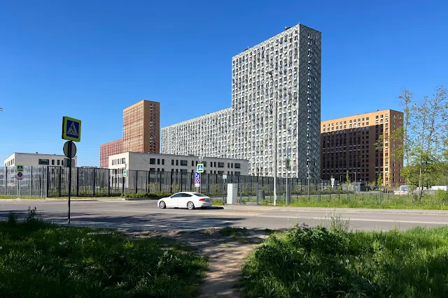 Проектируемый проезд № 1300, квартал № 100, жилой комплекс «Мякинино парк»