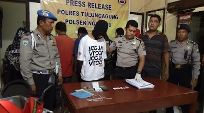 Remaja Pesta Miras Dan Berbuat Mesum Satu Remaja Ditangkap Karena Pengedar Narkoba