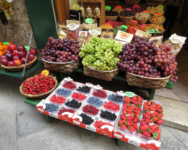 Fruit on display, Via di Città, Siena