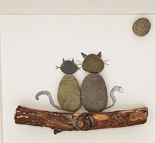 This image has an empty alt attribute; its file name is rock-and-pebble-art-18.jpg