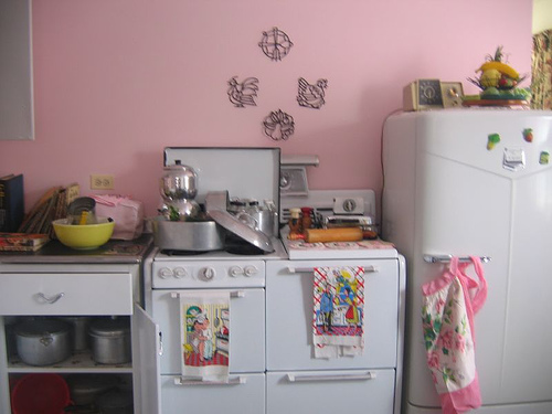 Poppy-Lauren Vintage: I want a 50's kitchen