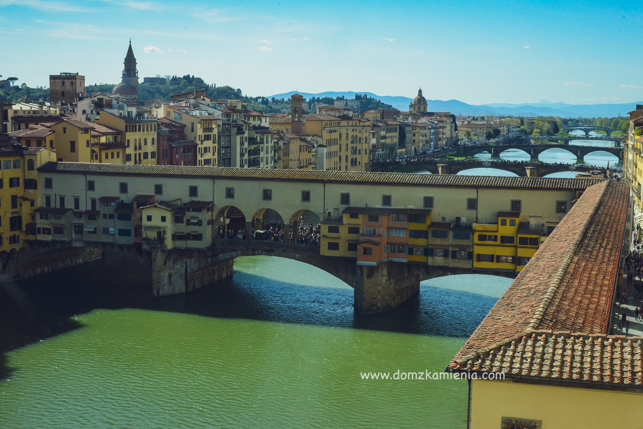 Dom z Kamienia, Sekrety Florencji, obrazy w Uffizi