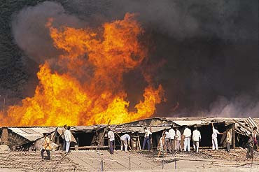Bombay Riots 1992 1993 , 10 Demonstrasi Paling Mematikan Dari Seluruh Dunia . natural.co.id