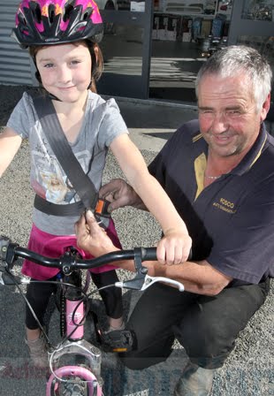 bicycle helmets law uk on Photos: NZ's Ashburton Guardian featuring official bicycle seatbelt ...